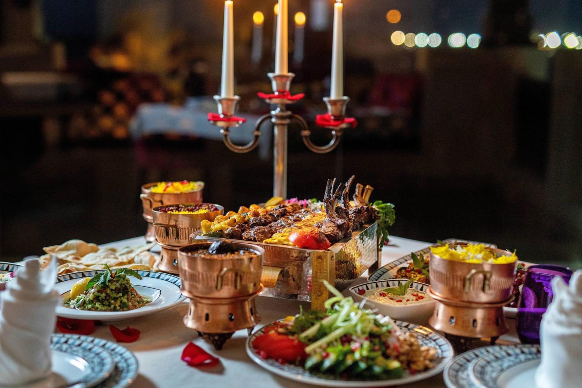 Sharq Village & Spa, A Ritz-Carlton Hotel Doha Ngoại thất bức ảnh A selection of Armenian cuisine