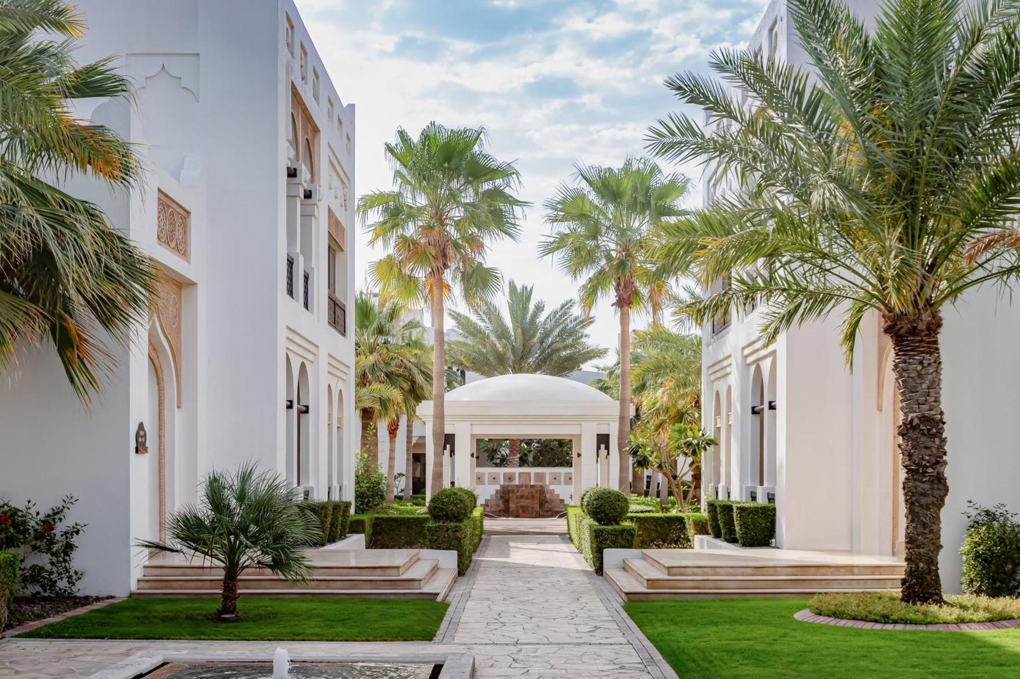 Sharq Village & Spa, A Ritz-Carlton Hotel Doha Ngoại thất bức ảnh The Oberoi Dubai