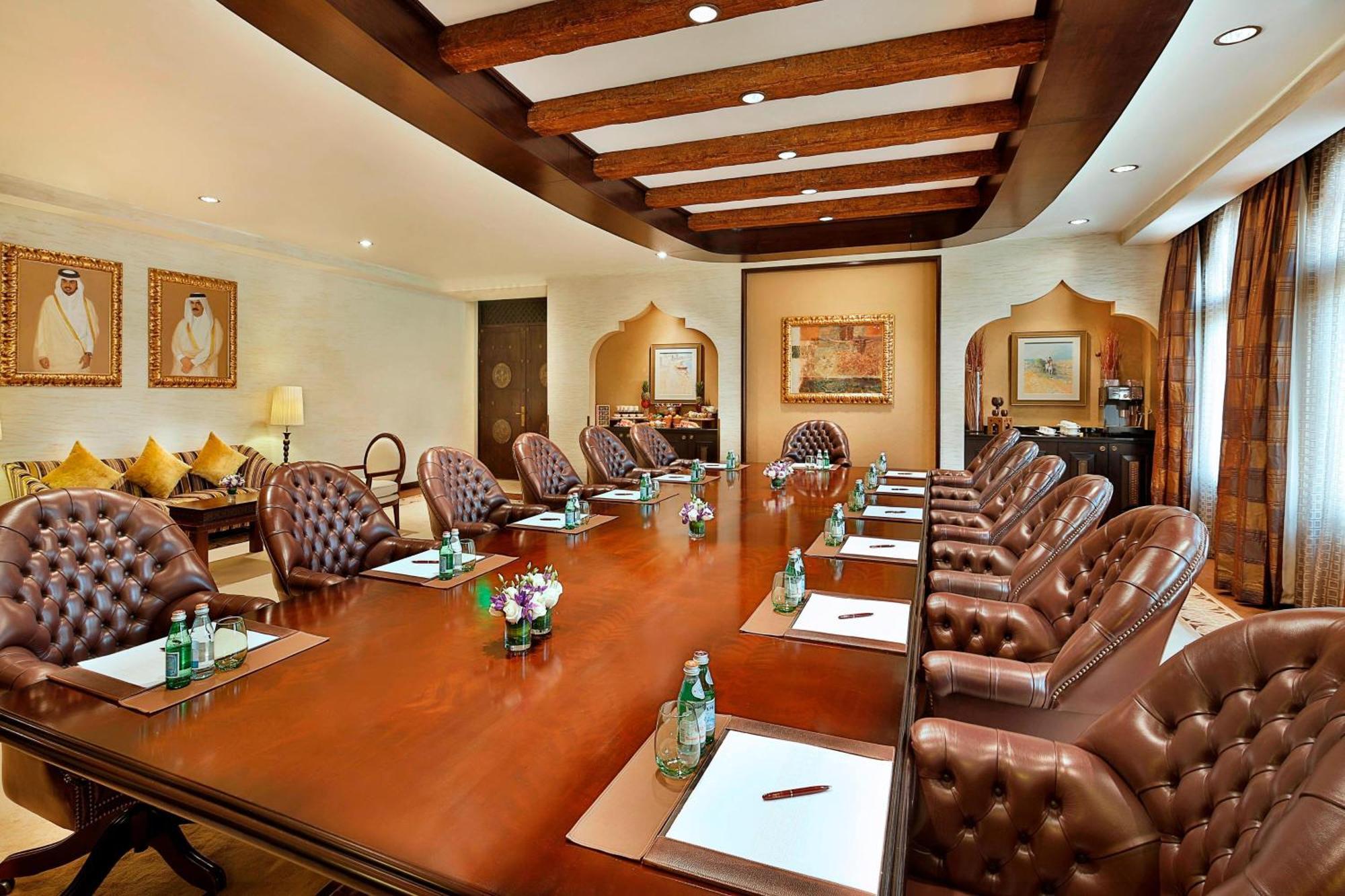 Sharq Village & Spa, A Ritz-Carlton Hotel Doha Ngoại thất bức ảnh Meeting room